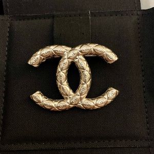 CHANEL Quilted Brooch 21P collection